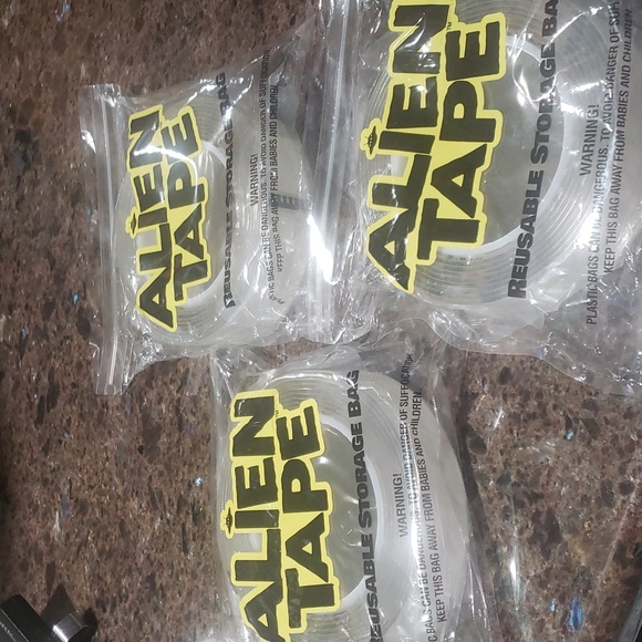 New Alien Tape 3 pcs - Picture 2 of 3